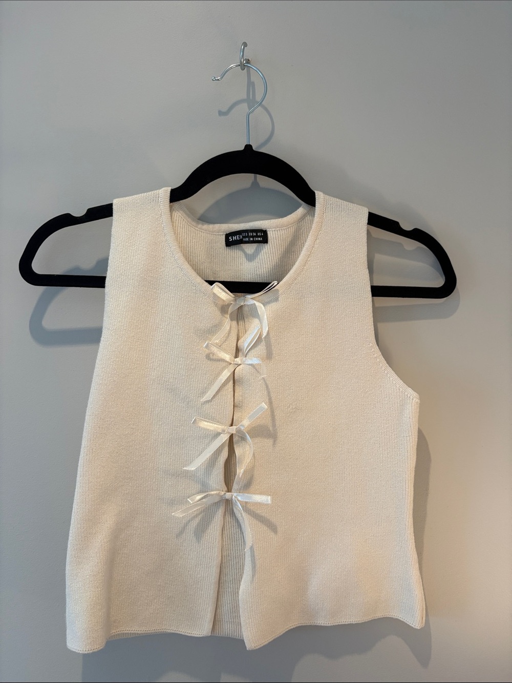 SHEIN Cream Bow-Tie Knit Sleeveless Tank